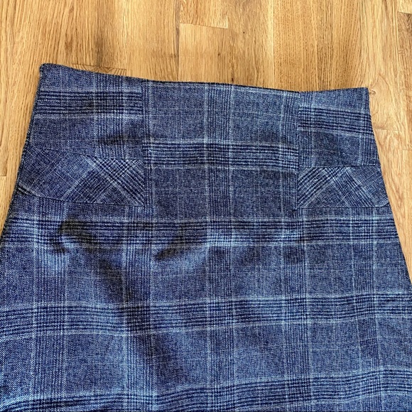 Le Chateau Pencil Skirt - Picture 3 of 9